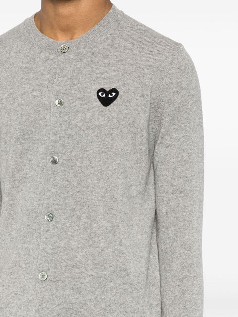 Cardigan con emblema a cuore nero AXN023051 2LIGHTGREY COMME DES GARÇONS PLAY