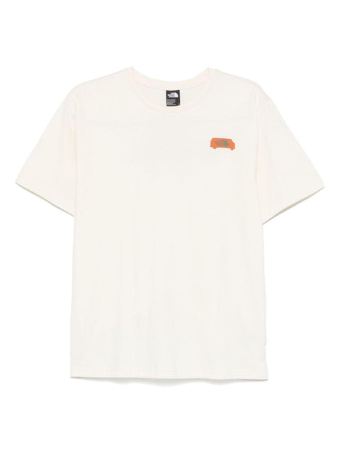 M SS OUTDOOR GRAPHIC TEE