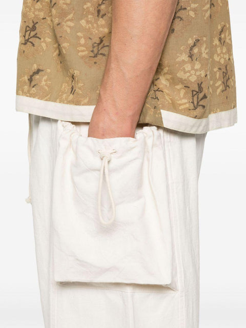 Pantalone con tasche