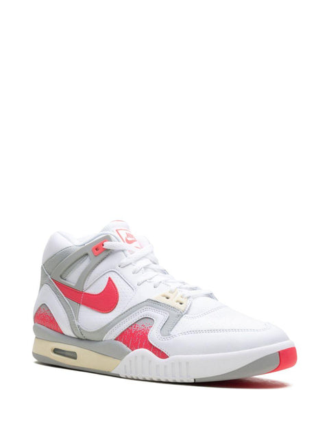 Sneaker Air Tech Challange II QS
