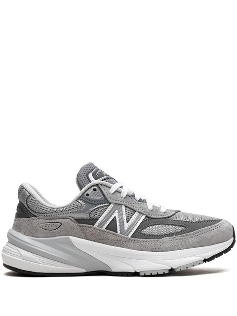 Sneaker 990v6
