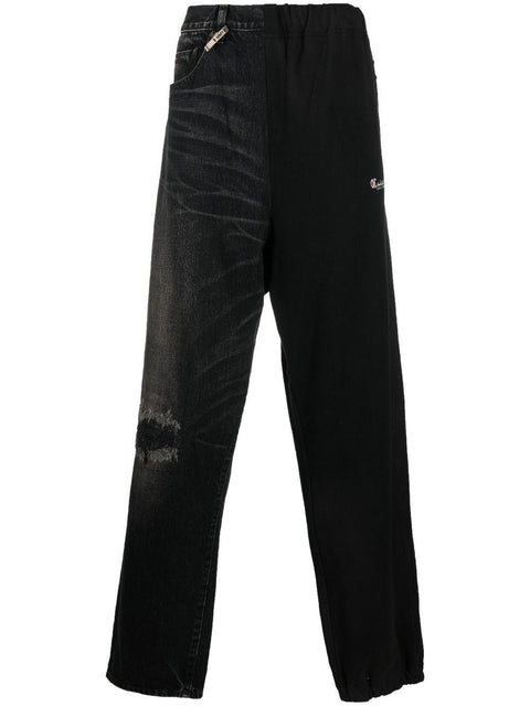 Jeans con  logo ricamato