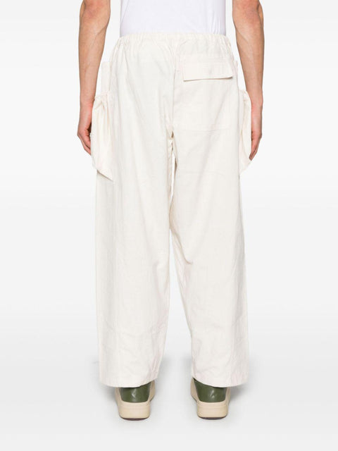 Pantalone con tasche