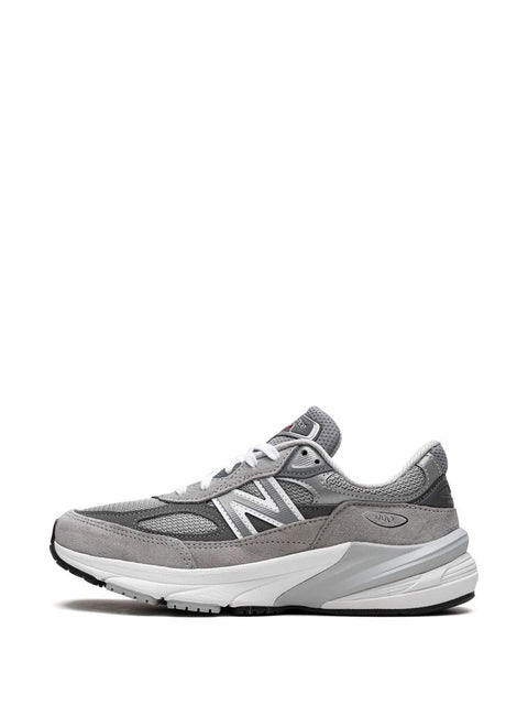 Sneaker 990v6