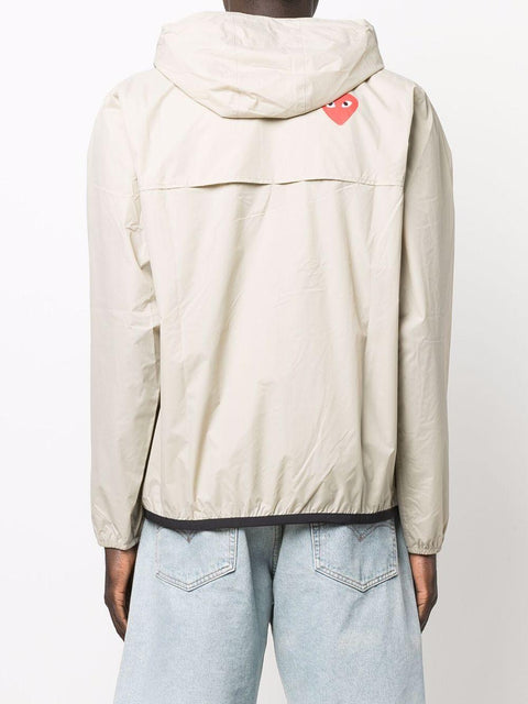 Giacca con cappuccio AZJ502051 3BEIGE COMME DES GARÇONS PLAY 